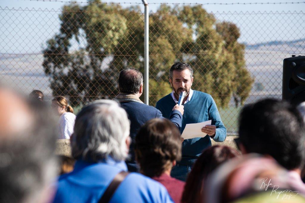 Lectura Manifiesto durante la concentración en defensa del Yacimiento de Mesas de Asta. 2 de diciembre de 2019. (Mesas de Asta, Jerez, Cádiz)